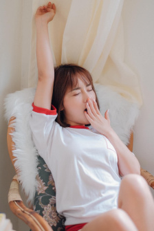 总裁把她按在桌上疯狂